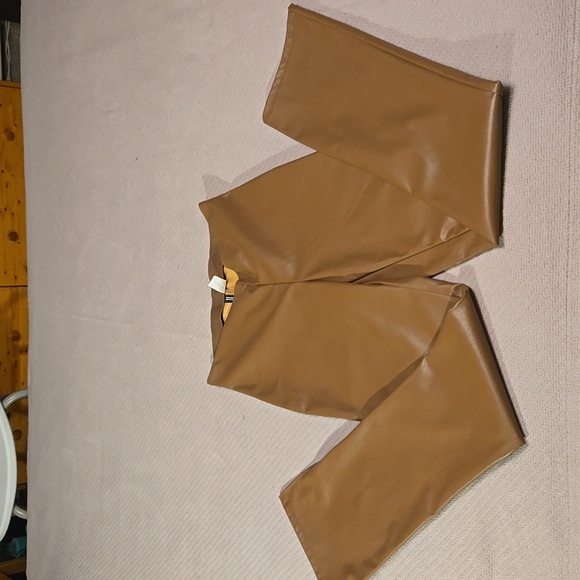 Women's faux leather pull-on pants - light brown, size US 4-6 - Picture 4 of 10